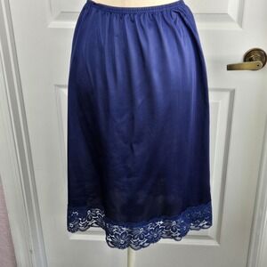 Axiom Vintage Blue Half Slip Nyon Lace Women's Size M Lingerie Made‎ In The USA